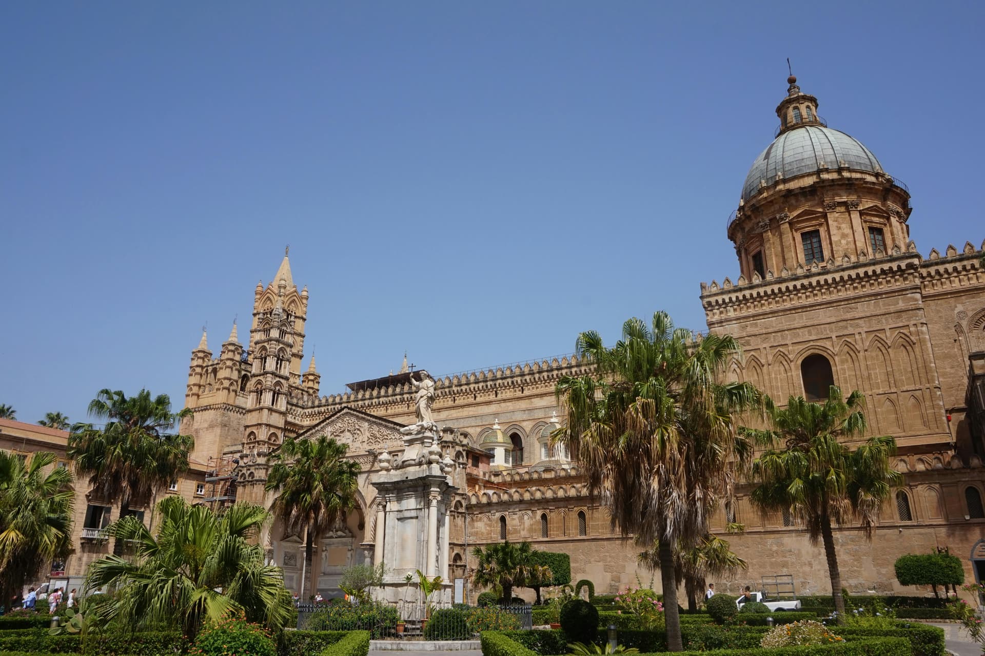 Sicilia: Cultura e Sapori tra Storia e Vulcani