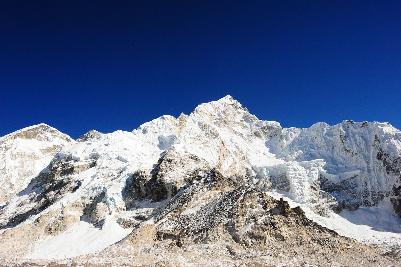 Nepal Khumbu: Conquista l'Everest Base Camp con 4&GO